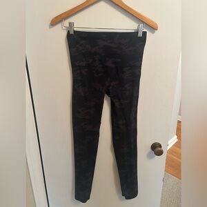 SPANX Dark Camo Leggings